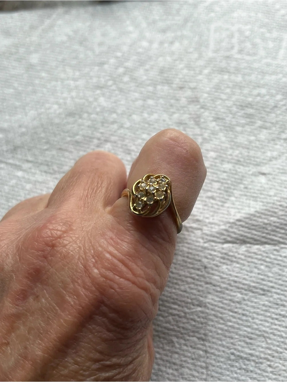 N/A elegant gold